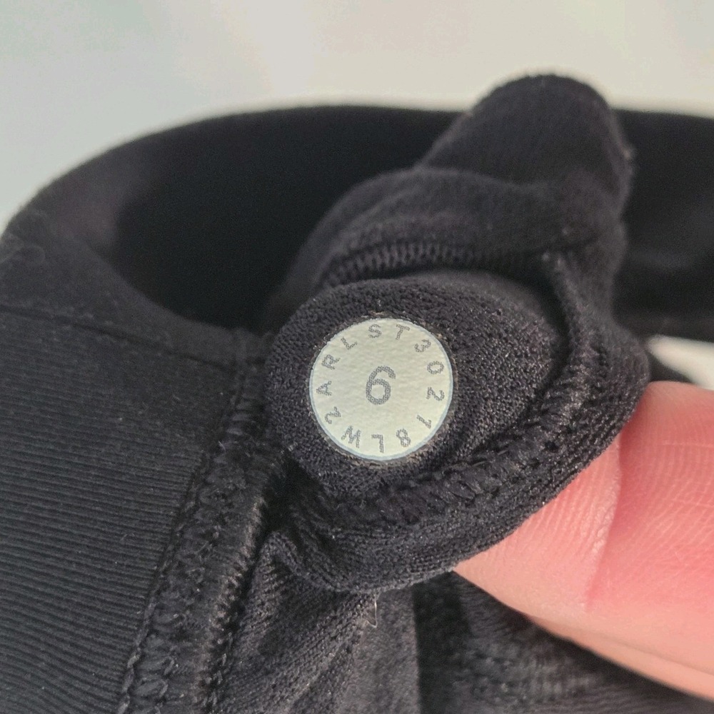 Lululemon Free‎ To Be Serene Bra *High Neck Black SIZE 6 No Padding - Picture 8 of 8